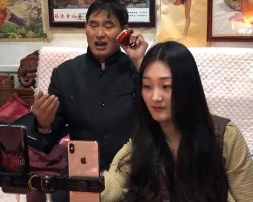 大衣哥邻居爆料视频播放,揭秘明星光环背后的真实生活